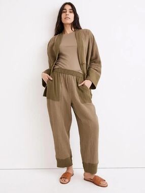 Madewell Lightspun Pull-On Balloon Pants in Colorblock Distant Surplus Green